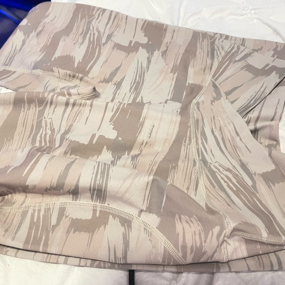 Alphalete Power Surface Legging Size: Medium - Picture 3 of 3